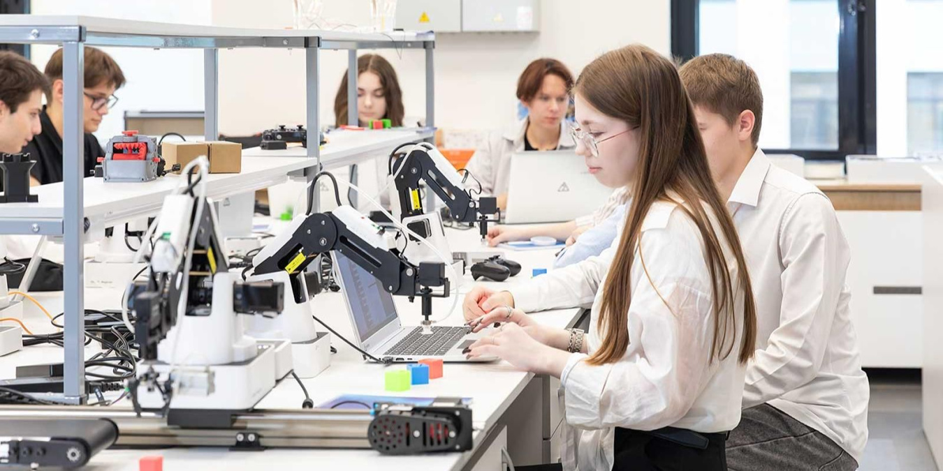 Чему учат в авиастроительных классах столичных школ