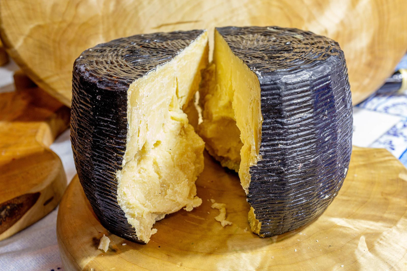 Московские ярмарки предлагают сыры более чем из 20 регионов России