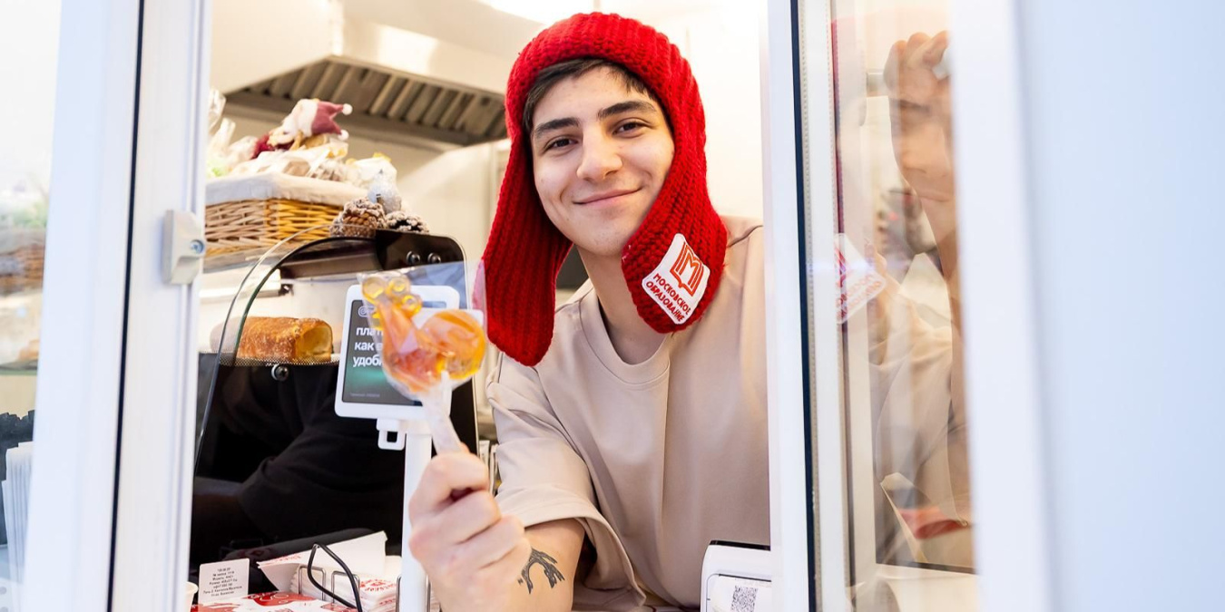 Рождественская ярмарка открылась на Воробьевых горах в рамках «Зимы в Москве»