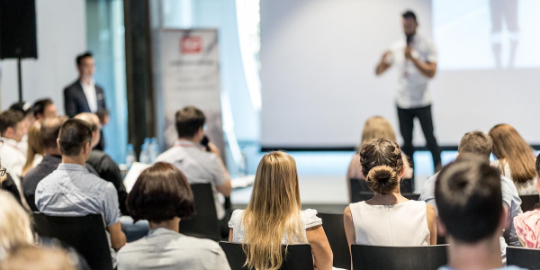 На новом семинаре проекта «Перезвони сам» на примере реальных историй расскажут о правилах кибербезопасности