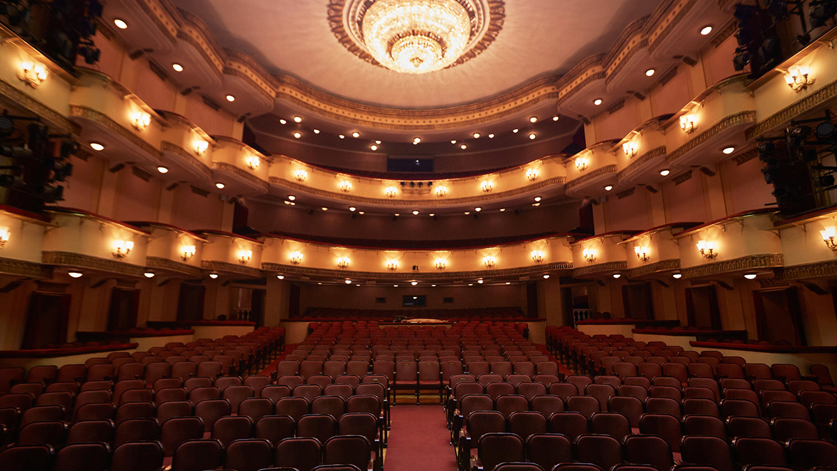 «Мосбилет» отмечает год работы и запускает акции на театральные билеты