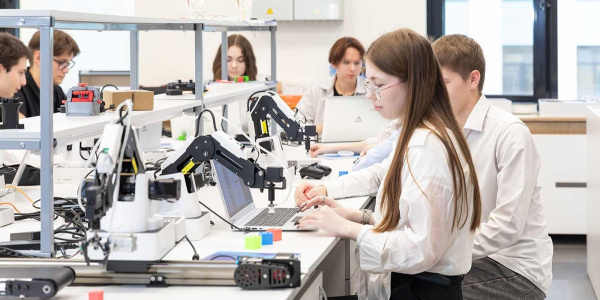 Чему учат в авиастроительных классах столичных школ