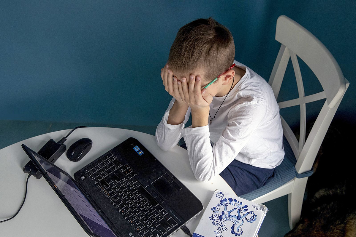 Как защитить ребенка от кибербуллинга: ДИТ Москвы дал рекомендации родителям