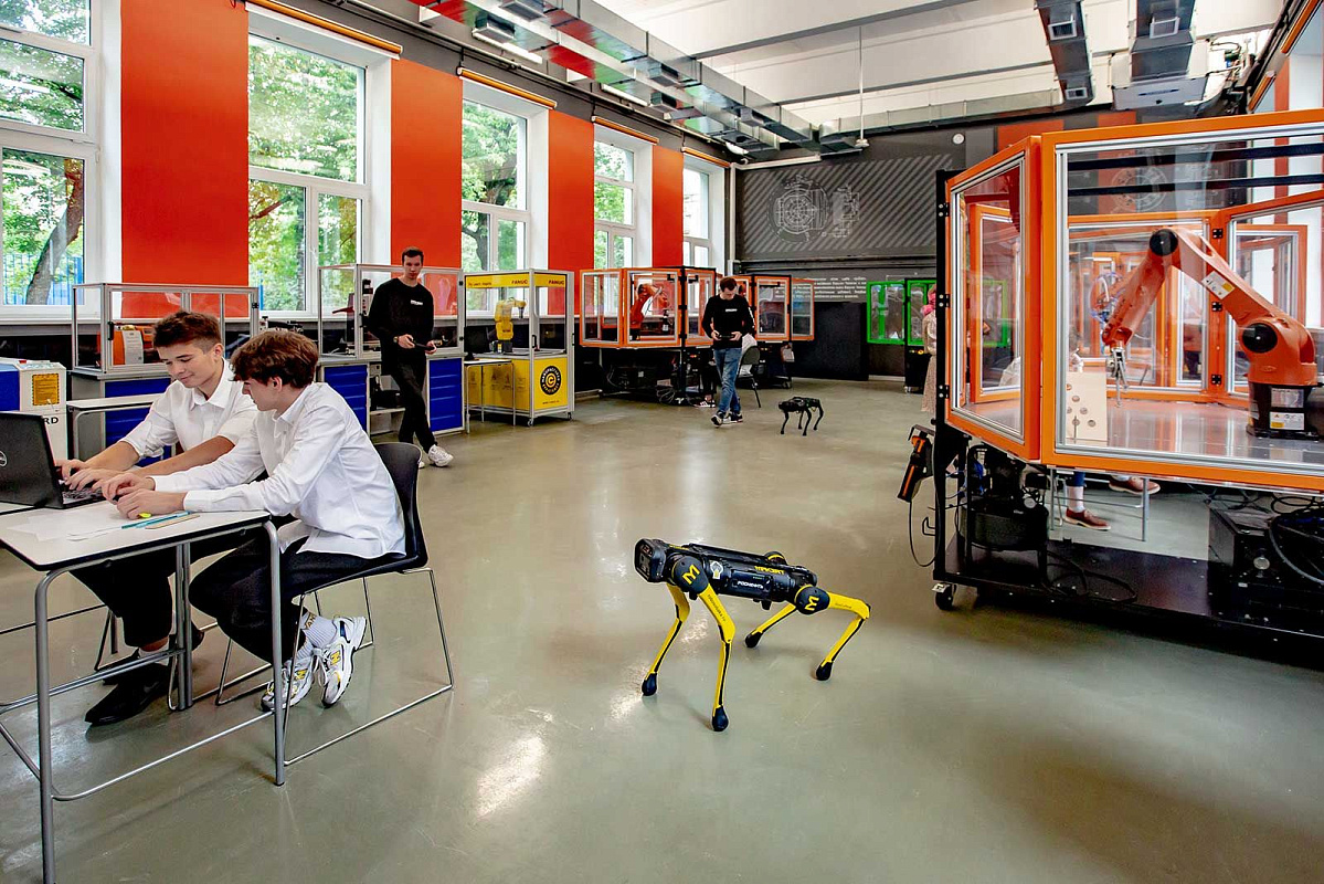 Чему учат в авиастроительных классах столичных школ