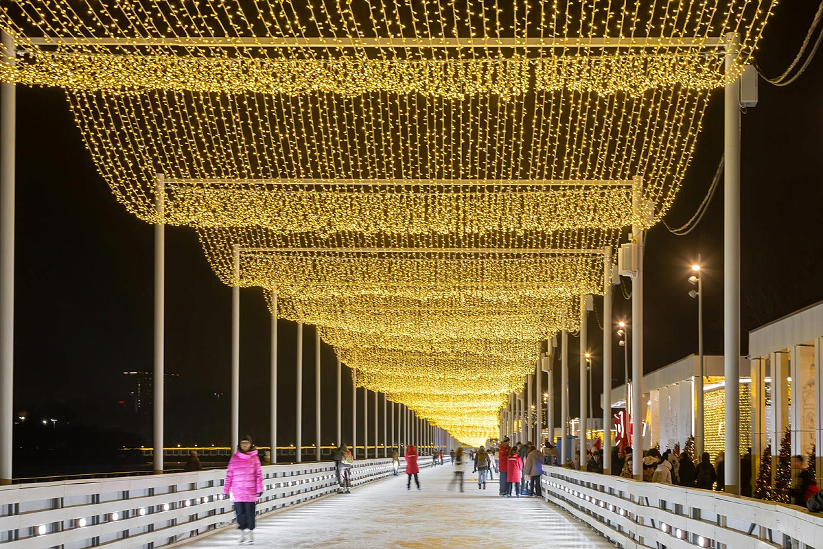 Новый в «Коломенском», легендарный в Парке Горького, любимый в «Сокольниках». Гид по каткам Москвы